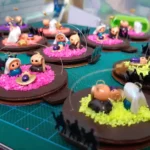 Nacimientos en miniatura con Reyes Magos en acetato y piedras de colores