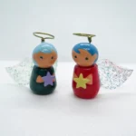 Mini ángeles guardianes rojo y verde con estrella, modelados a mano