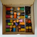 Kit de constelaciones organizado en caja de madera