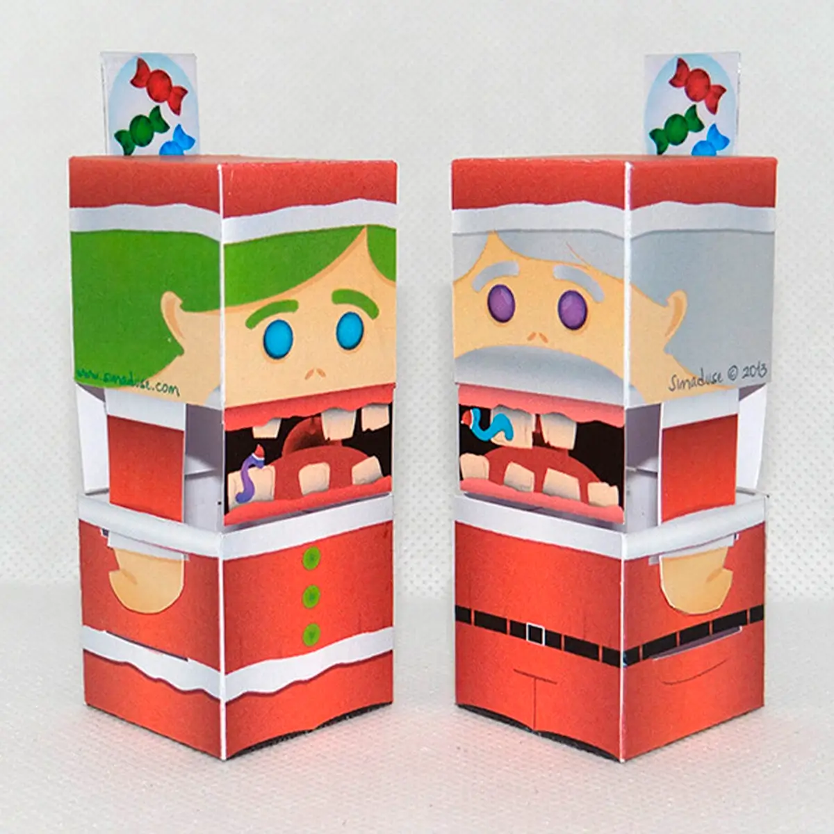 empaques navideños abiertos revelando sonrisa.