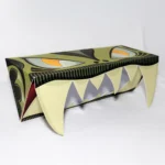 caja de halloween cerrada con diseño de dientes afilados