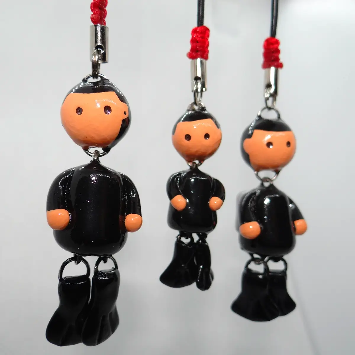 Llaveros de buzos personalizados vista frontal