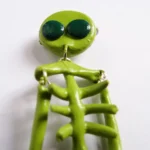 Esqueleto verde miniatura detalle de costillas