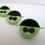 Prendedores minimalistas de Frankstein en porcelanicrón verde