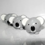 Koalas miniatura modelados a mano