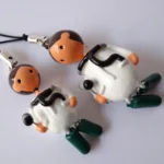 Llaveros de médicos ortopedistas en dos tamaños de porcelanicrón