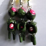 Llaveros de zombies con piernas articuladas