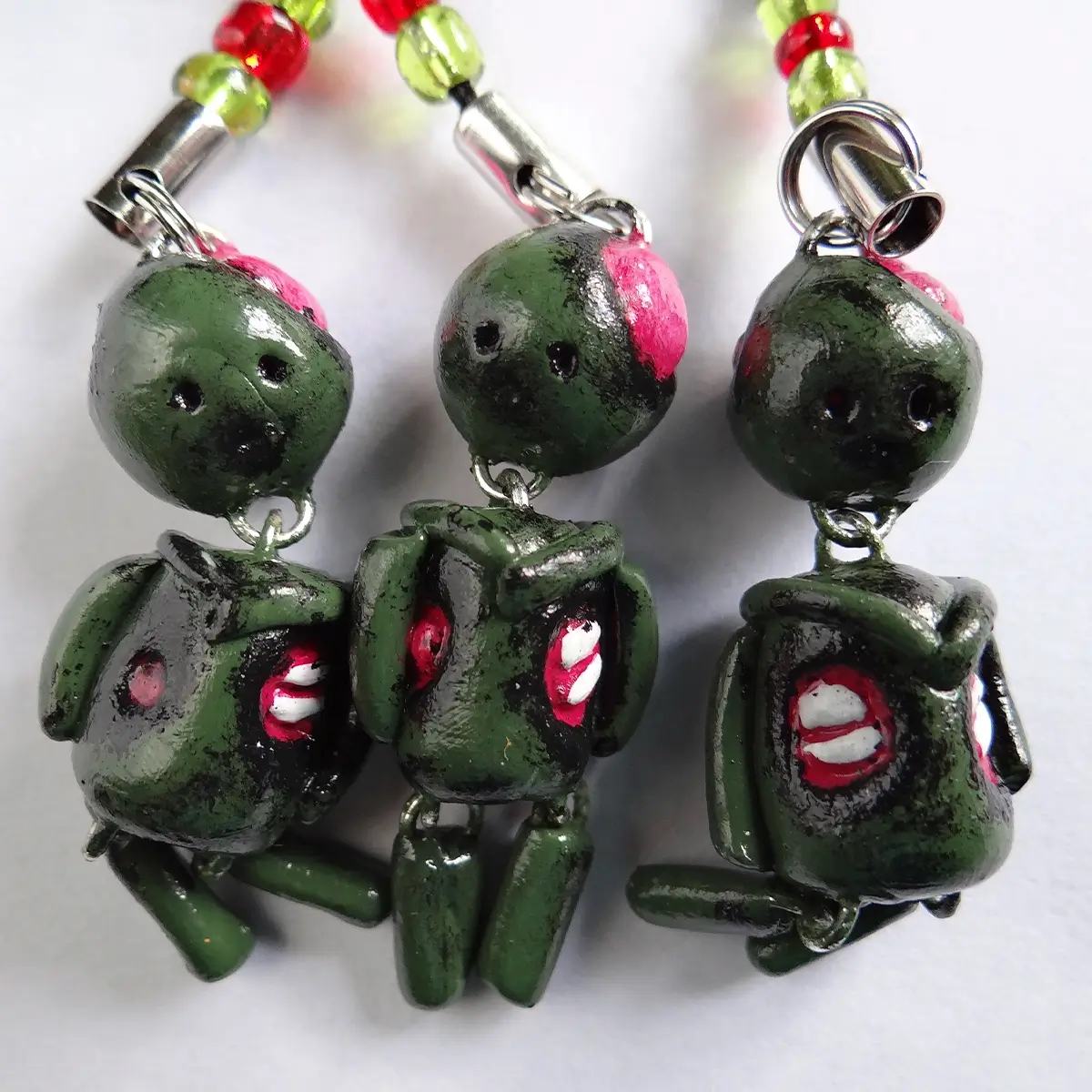 Llaveros de zombies únicos hechos a mano