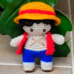 Tamaño real del personaje Luffy de One Piece tejido