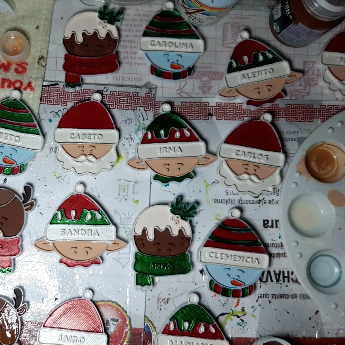 Pintado manual de imanes navideños personalizados