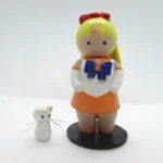 Sailor Venus y el gato Artemis en porcelanicrón