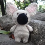 Versión decorativa de Teo Frenchie amigurumi con ojos en PLA